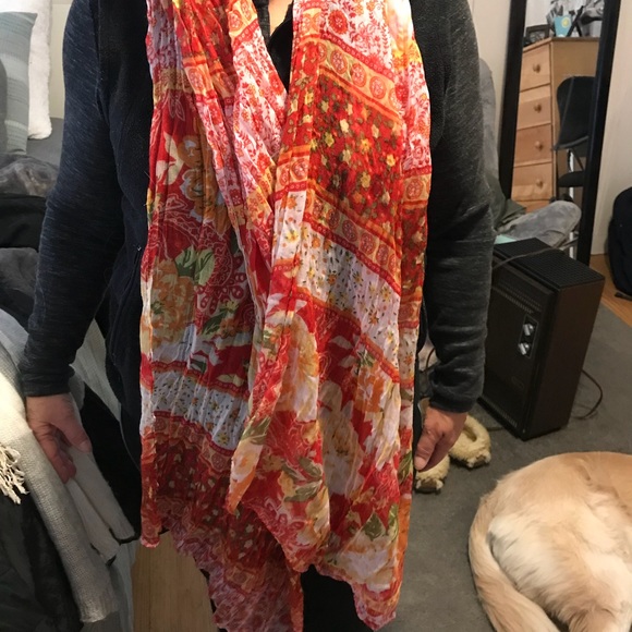 Patterned scarf - Picture 3 of 3